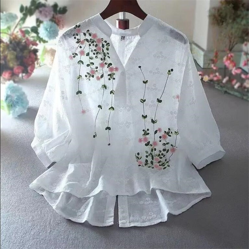 Women's Embroidery Flowers V-neck Half Sleeve Lace Thin Top Blouse (2 Colors)