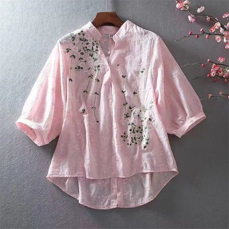 Women's Embroidery Flowers V-neck Half Sleeve Lace Thin Top Blouse (2 Colors)