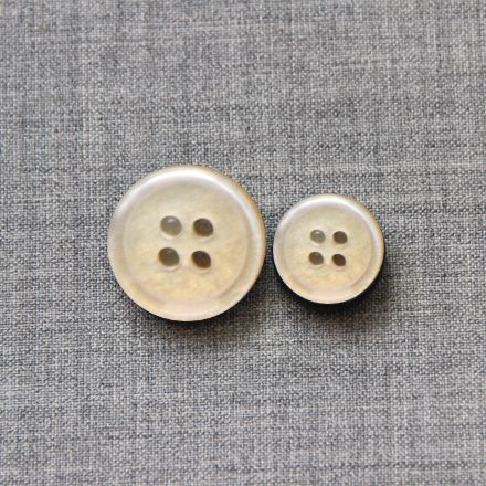 Mother of Pearl Button  - MOTBUT0006