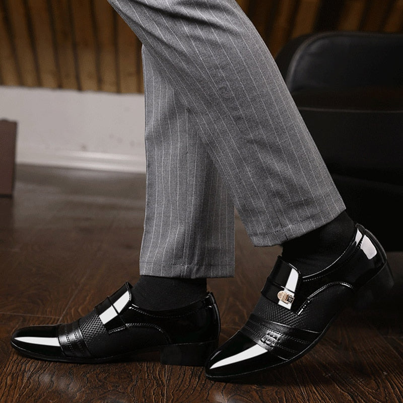 Slip on Men Dress Shoes Men Oxfords Fashion Business Dress Men Shoes 2020 New Classic Leather Men'S Suits Shoes Man