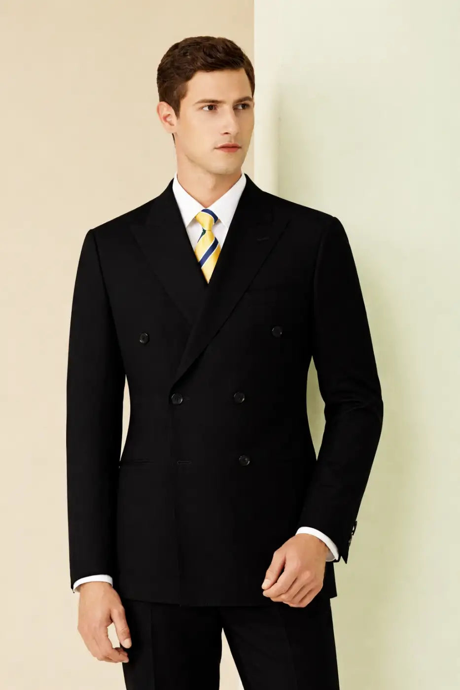 Black Super 110’s Wool Double-Breasted Peak Lapel Suit – 260g Classic Tailoring