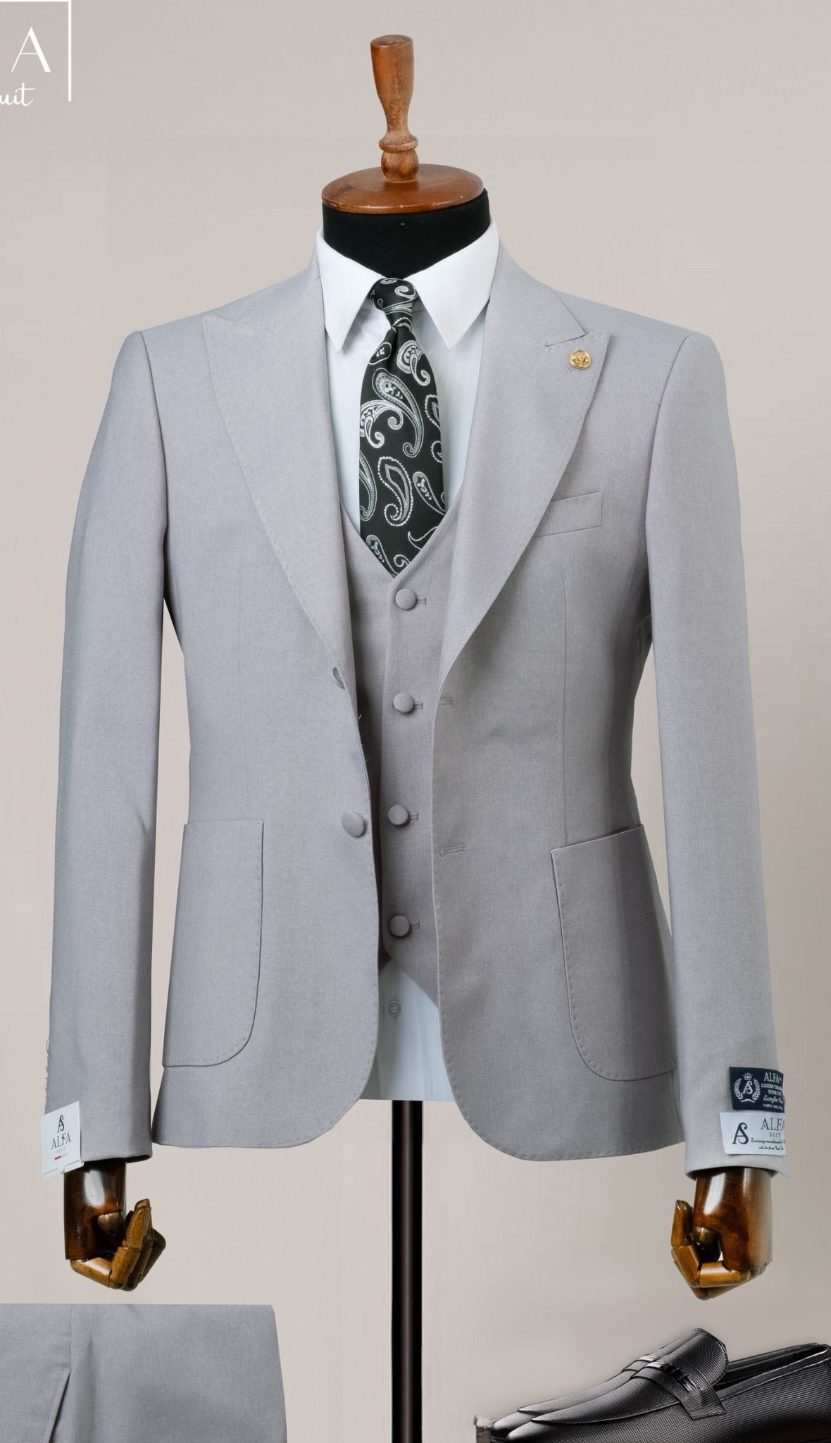 Turkish 3-Piece Suit Wholesale: Authentic 3-Piece Elegance for Discerning Retailers - 6 Suit Pack (Model: AA_Tur_4_143)