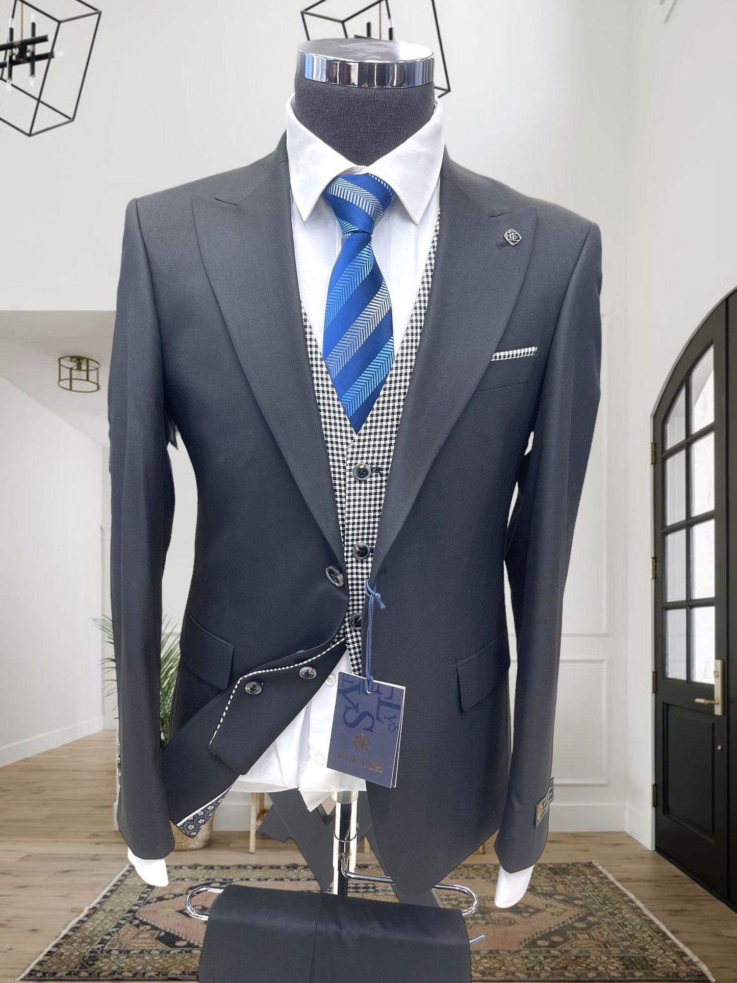 Turkish 3-Piece Suit Wholesale: Authentic 3-Piece Elegance for Discerning Retailers - 6 Suit Pack (Model: AA_Tur_4_197)