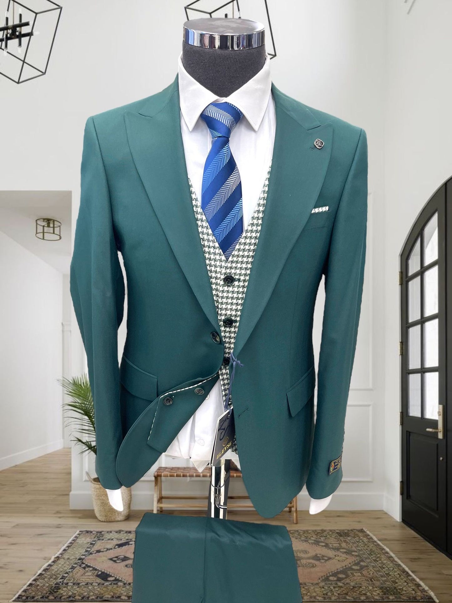 Turkish 3-Piece Suit Wholesale: Authentic 3-Piece Elegance for Discerning Retailers - 6 Suit Pack (Model: AA_Tur_4_202)