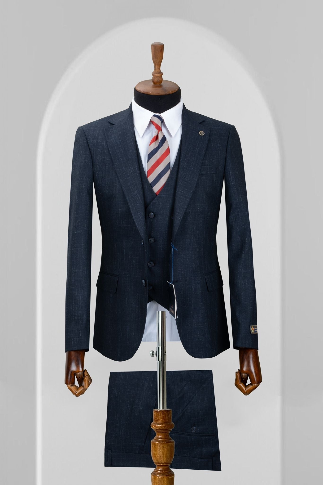 Turkish 3-Piece Suit Wholesale: Authentic 3-Piece Elegance for Discerning Retailers - 6 Suit Pack (Model: AA_Tur_4_225)