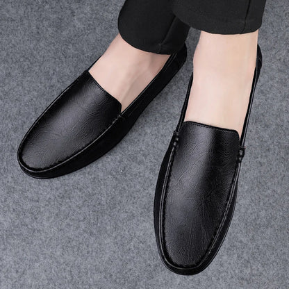 Genuine Leather Loafers Men Design Moccasin Fashion Slip On Soft Flat Casual Men Shoes Adult Male Footwear Handmade Boat Shoes with Fur Inside