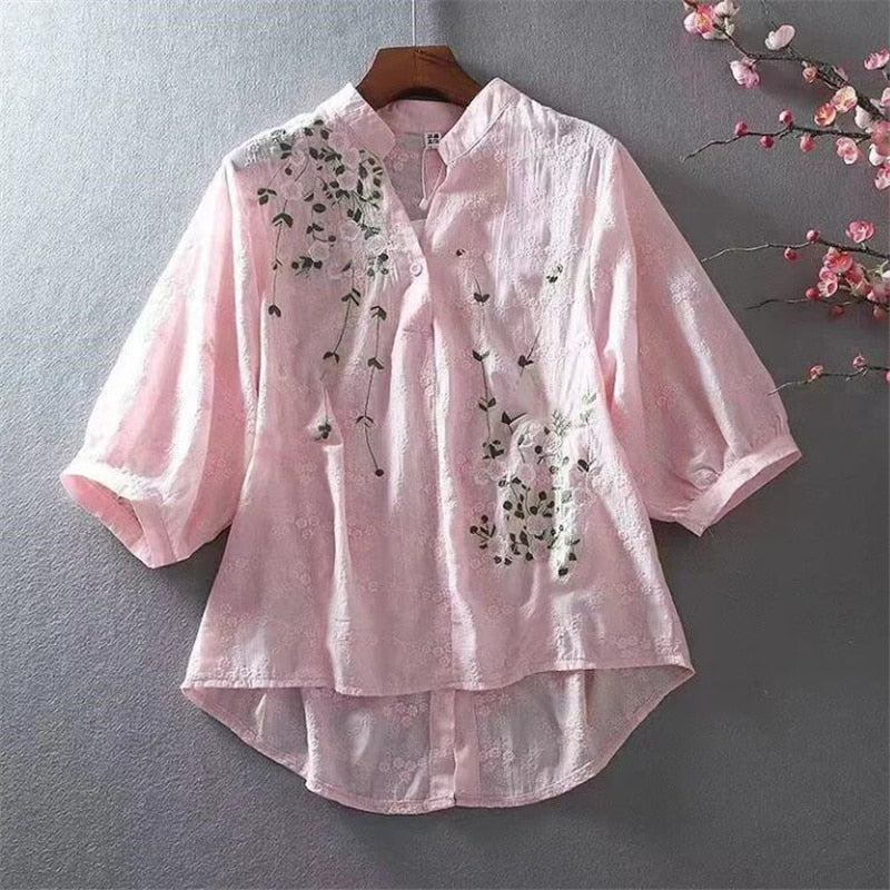 Women's Embroidery Flowers V-neck Half Sleeve Lace Thin Top Blouse (2 Colors)
