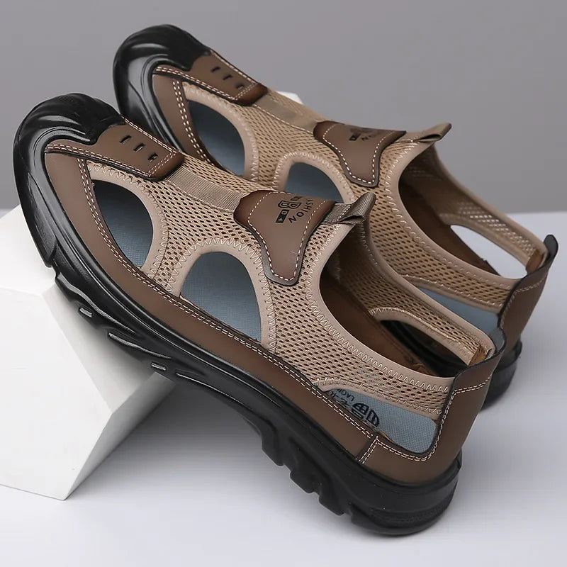 2024 Sandals Breathable Men Shoes Mesh Outdoor Men Hollow Sandals Antiskid Beach Sandals Flats Footwear Zapatillas Hombre